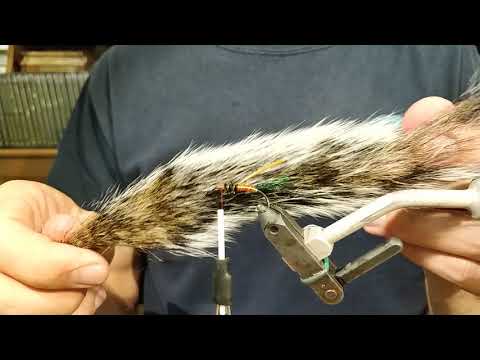 Видео: Молчаливый вязальщик. Нахлыстовая мушка Rusty Rat