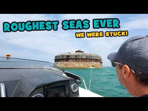 Видео: Маленькая лодка, бурное море! Пересекаем Солент к заброшенному морскому форту