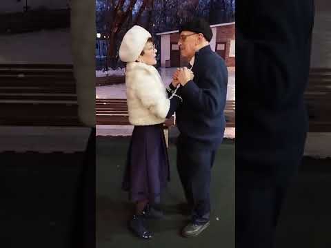 Видео: Танцы в Москве. Парк "Сокольники".