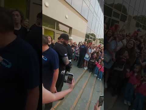 Видео: Я русский -музыка и слова SHAMAN. Спел с нами после концерта в г. Пушкин