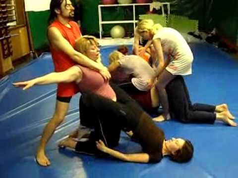 Видео: Йога в тройках.wmv