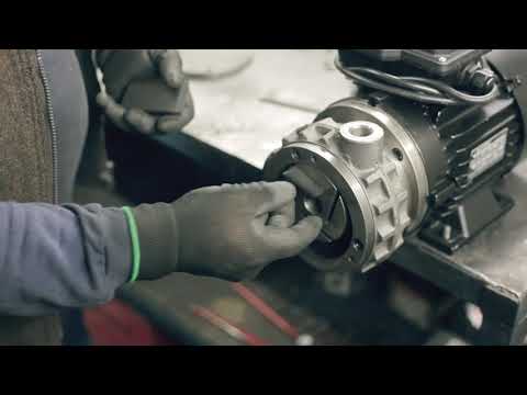 Видео: Как поменять графитовые лопасти на турецком доильном аппарате Melasty?