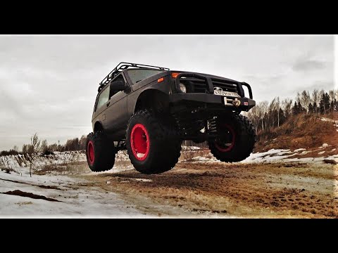 Видео: Летающая Нива против Блондинки на УАЗе!