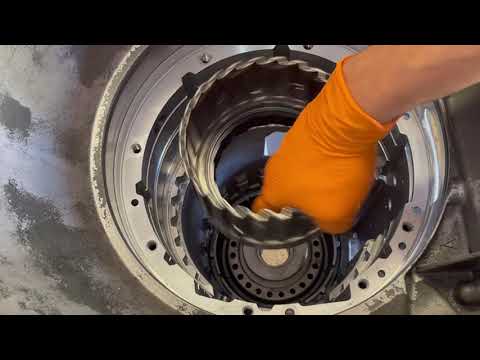 Видео: 6. Ремонт Ford 4R100 - Сборка корпуса 1