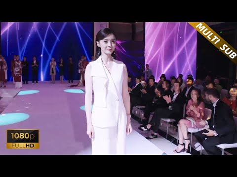 Видео: Через пять лет после развода жена стала мировой звездой, он горько пожалел!