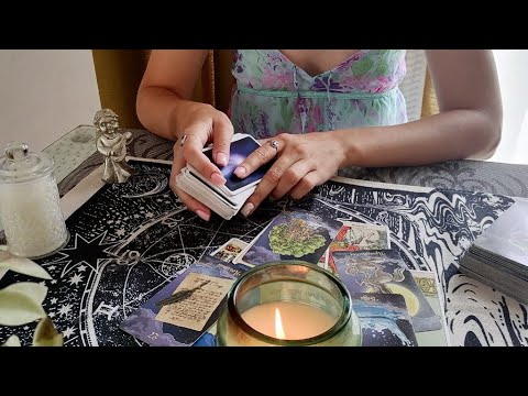 Видео: ТАРО| ВАША ПОДРУГА: ОТНОШЕНИЕ К ВАМ, МЫСЛИ⚡