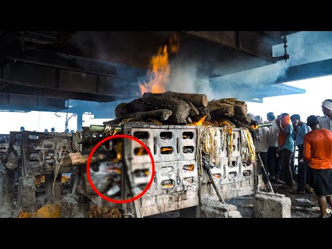 Видео: ҮНДІСТЕРДІҢ МӘЙІТТЕРДІ өртеуін БІРІНШІ РЕТ КӨРДІМ, Ганг өзеніндегі  өліктер Город Мертвых Варанаси