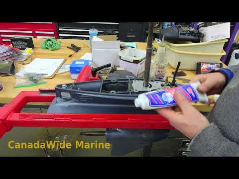 Видео: Как проверить и заменить рабочее колесо водяного насоса в 4-тактном подвесном моторе Yamaha мощно...