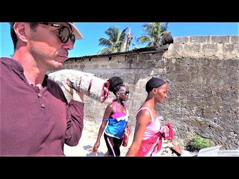 Видео: КТО У АФРИКАНЦЕВ ГЛАВАРЬ В ДОМЕ ! НУНГВИ ! ЗАНЗИБАР !