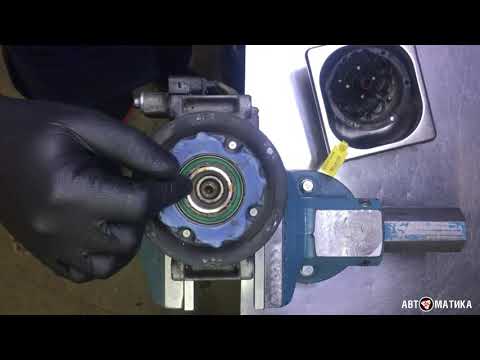 Видео: Volkswagen Touareg. Замена муфты компрессора кондиционера. Шум при работе