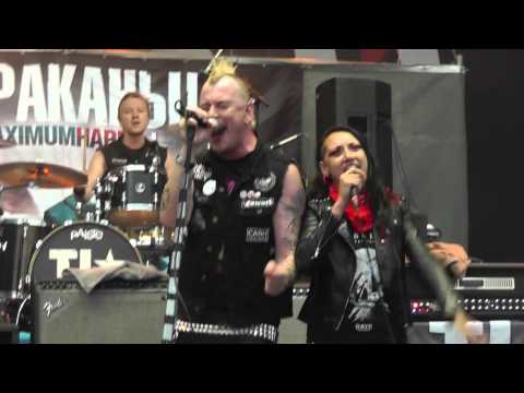 Видео: Тараканы! feat Lou - 5 слов. Live Нашествие 2013