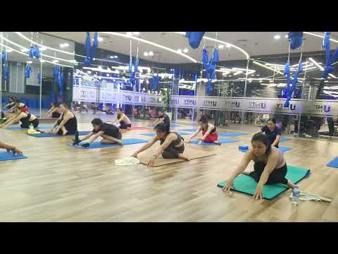 Видео: Йога: скручивания для здоровой спины | Хатха-йога | Здоровый позвоночник | Ежедневная йога | Heal...