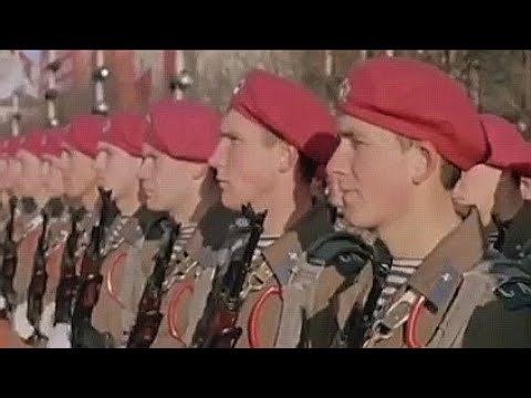 Видео: Воздушно-десантные войска на параде 7 ноября 1967 года