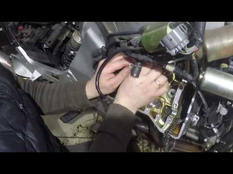 Видео: Ремонт Хонда ST1300 Pan European. Снимаем ГБЦ. Repair Honda ST1300 Pan European