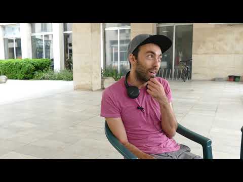 Видео: Стефан Русинов, китайският език и подкастът Бележки под линия