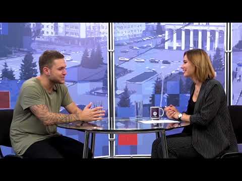 Видео: Факты в лицах. Гость - певец Влад Соколовский