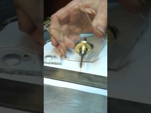Видео: Заточка штихеля и приспособление для заточки