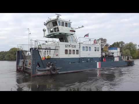 Видео: Буксир-толкач БТМ-530 Тип: БТМ Проект: Р-162А с баржей 7104 отходит от берега в Бронницах
