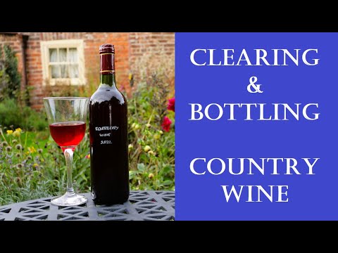 Видео: Очистка и розлив деревенского вина (вино из бузины, часть 2)