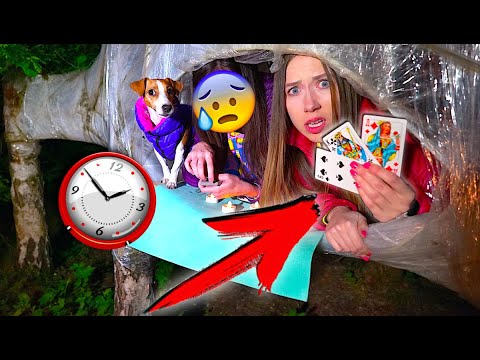 Видео: ГАДАЕМ НА БУДУЩЕЕ НОЧЬ в доме из Пленки НА ДЕРЕВЕ | Elli Di