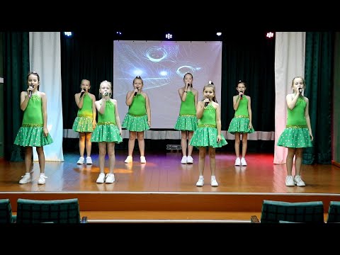 Видео: Вокальное объединение «Вива Ре-ти» - «День с улыбкой»