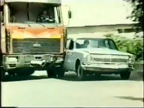 Видео: Стервятники на дорогах (1990) - car chase scene #2
