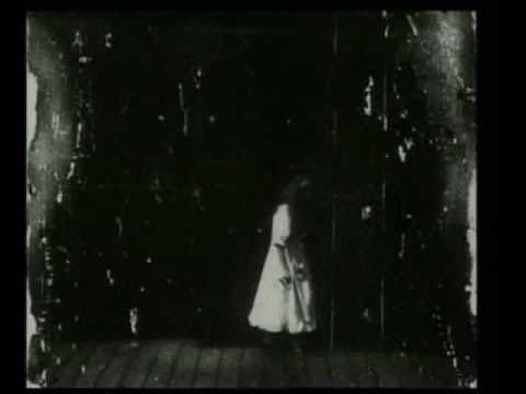 Видео: Mujuice - Кровь на танцполе (Алиса в стране чудес 1903)