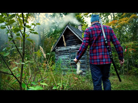 Видео: НАВЕЛИ УЮТ в СТАРОЙ ИЗБЕ | ХЛЕБ из ПЕЧИ и КРОЛИК на ОГНЕ 🌲🔥