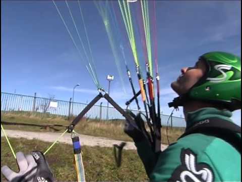 Видео: Playground - Наземные упражнения с парапланом. Mike Kung.