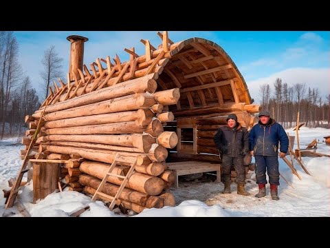 Видео: Двое мужчин строят потрясающую бревенчатую хижину с нуля | by@lifeinthesiberianwood1