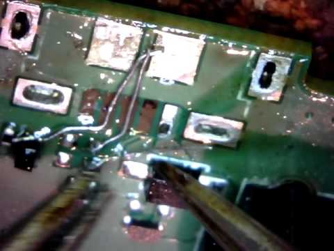 Видео: Восстановление дорожек USB в Lenovo с пременением UV лака