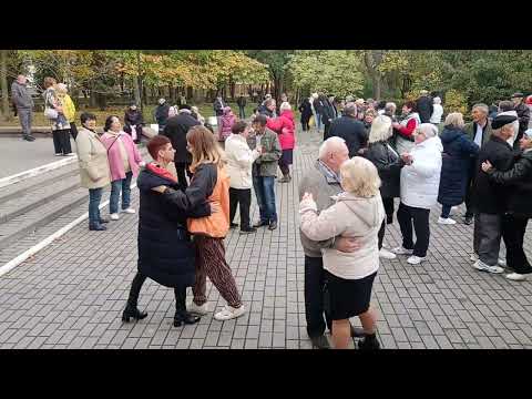 Видео: Кончается осень..... 11.10.25 Гомель парк Луначарского 🥰💫