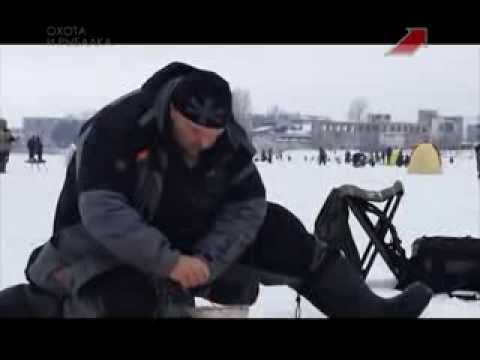 Видео: Зимняя рыбалка на подледный фидр на реке