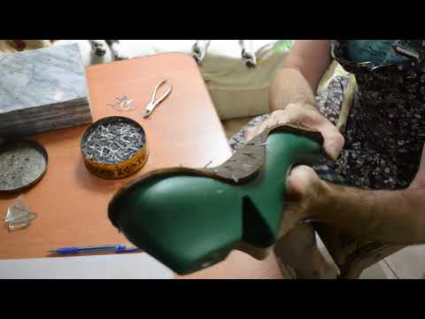 Видео: Обувь ручной работы. Затяжная стелька из чепрака на лоферы.