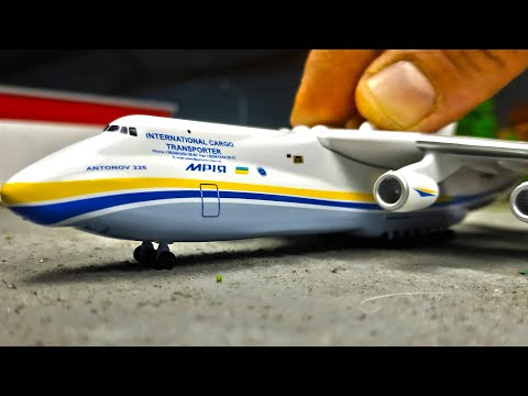 Видео: Самолет МРИЯ АН-225 масштабная модель. Распаковка и обзор. ENG ESP SUB.