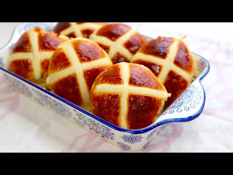 Видео: ПАСХАЛЬНЫЕ КРЕСТОВЫЕ БУЛОЧКИ / HOT CROSS BUNS
