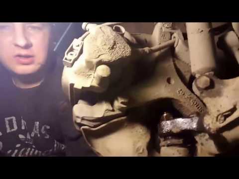 Видео: Замена нижней шаровой мерседес w210
