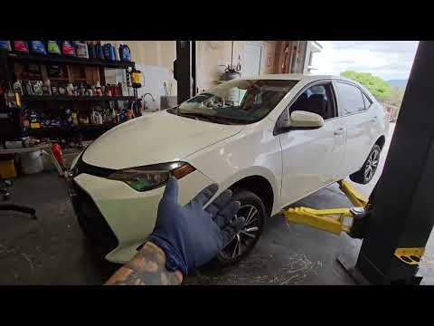 Видео: Слив и заправка трансмиссионного масла Toyota Corolla 2017 года