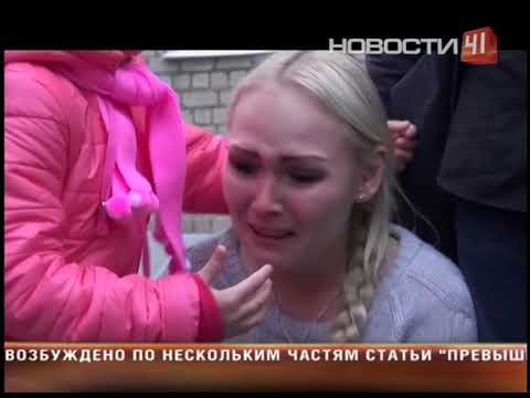 Видео: Биологическая мать хочет лишить ребенка любящей семьи. Соседи были шокированы!