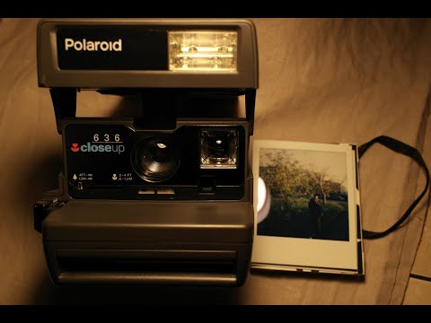 Видео: Огляд-інструкція до фотоапарата "Polaroid 636 Close Up"