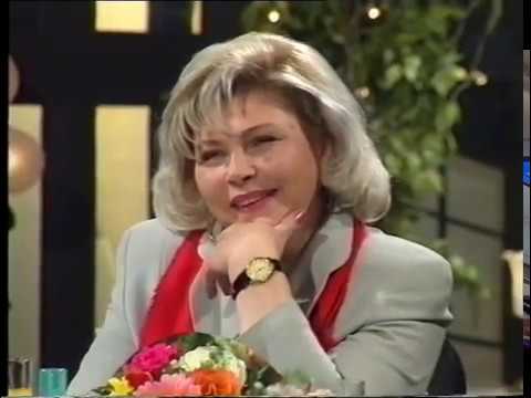 Видео: ЛЮДМИЛА ЧУРСИНА, ЕЛЕНА ДРАПЕКО, МАРИЯ ПАХОМЕНКО В БЛЕФ-КЛУБЕ (улучшенное видео,1997г.)