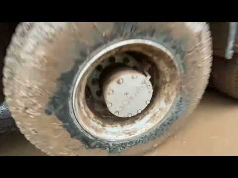 Видео: Камаз.Стройка, грязь, буксуем но едем. Часть 2