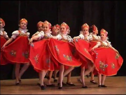 Видео: Народный художественный коллектив ансамбль танца "Виктория", г. Феодосия 2004 г. (архив В.Мастюгина)