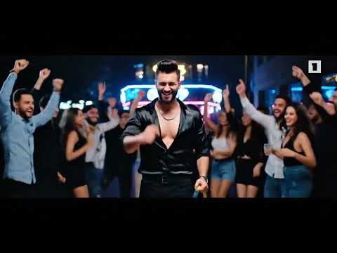 Видео: Пичка с електричка 