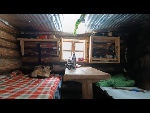 Видео: В ИЗБУШКЕ МОЖНО ЖИТЬ. ЧИСТАЯ ТАËЖНАЯ ИЗБА КОМФОРТНЕЕ. ГОТОВЛЮ В АФГАНСКОМ КАЗАНЕ.