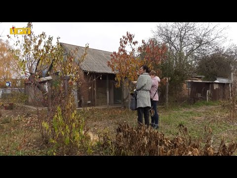 Видео: Вигрібна яма під парканом: мешканка Супрунівки 20 років намагається захистити землю від нечистот