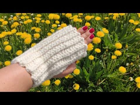 Видео: ЛЕГКО І ШВИДКО!!!!!Як зв'язати рукавички без пальчиків гачком? Мітенки з  пряжі Nako Spaghetti.