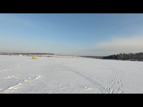 Видео: Иркутское ВДХР. Рыбалка зимой. Залив Штаны (15 км БТ).