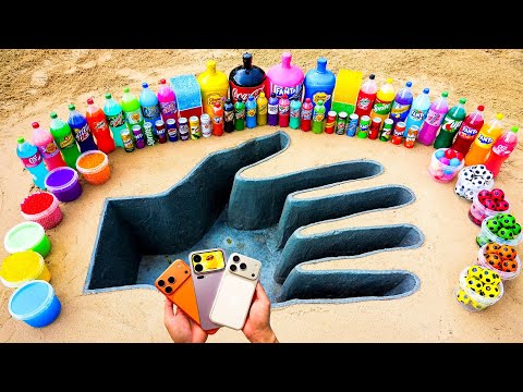 Видео: Xiaomi 17 Pro Max против iPhone 17 и большой кока-колы, фанты, чупа-чупсов и ментос в отверстии д...