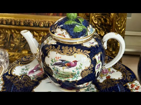 Видео: Редкие антикварные предметы с богатой историей  